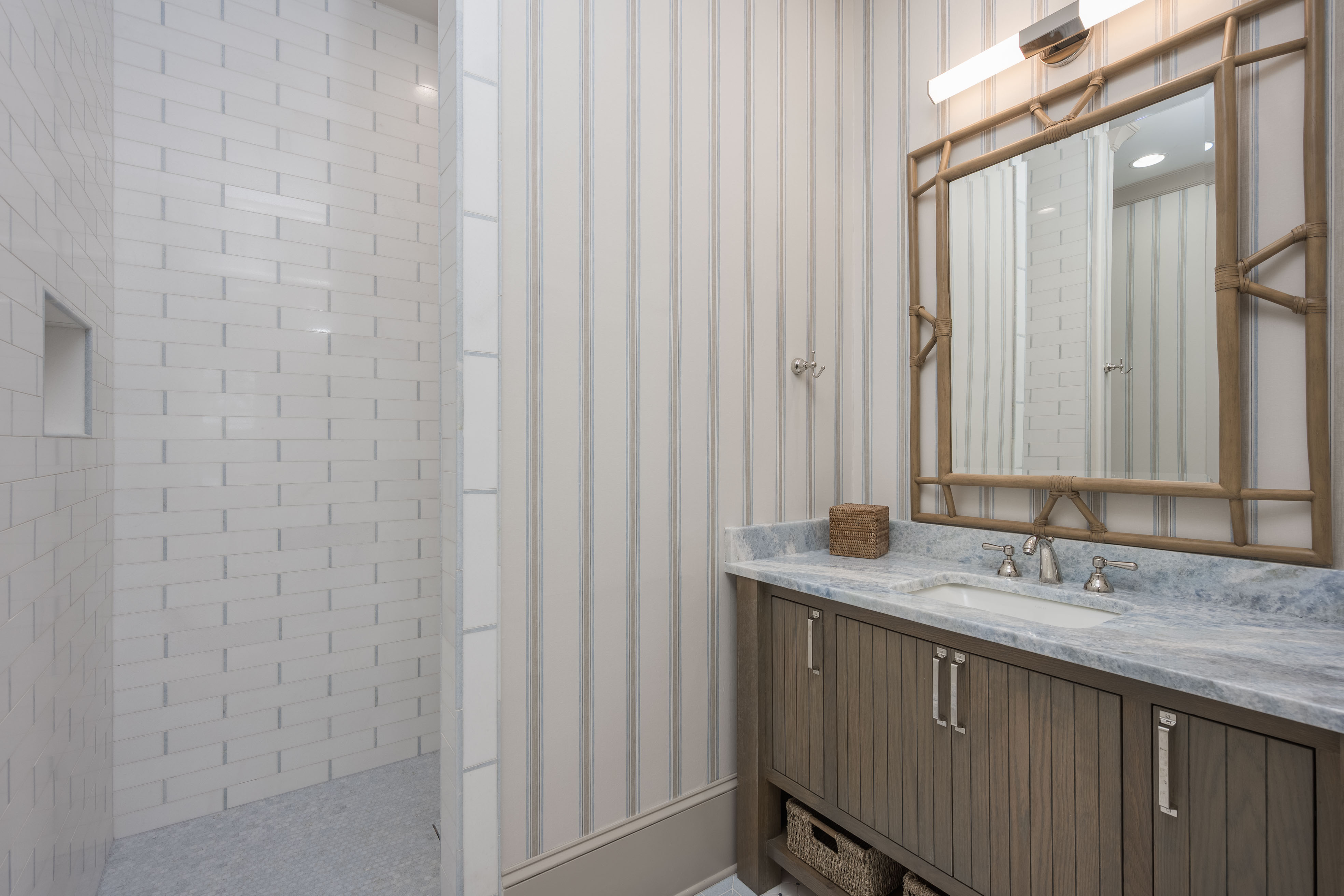 1041 West Vista Way image 45